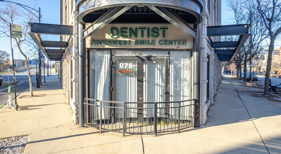 More Photos Of 875 N Milwaukee Ave, Chicago Storefront Retail Residential For Lease