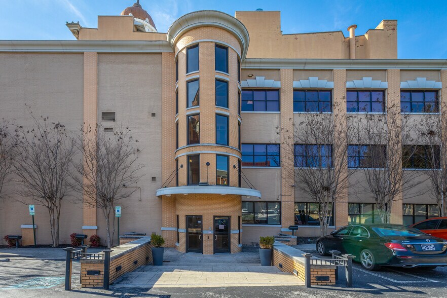 More Photos Of 736 Georgia Ave, Chattanooga Office For Lease