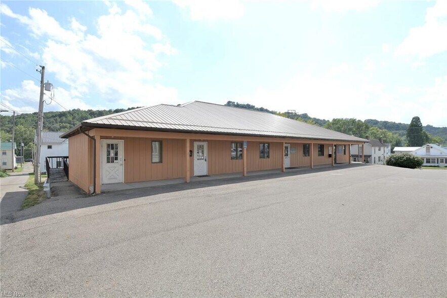 More Photos Of 151 S Kennebec Ave, Mcconnelsville Office For Lease