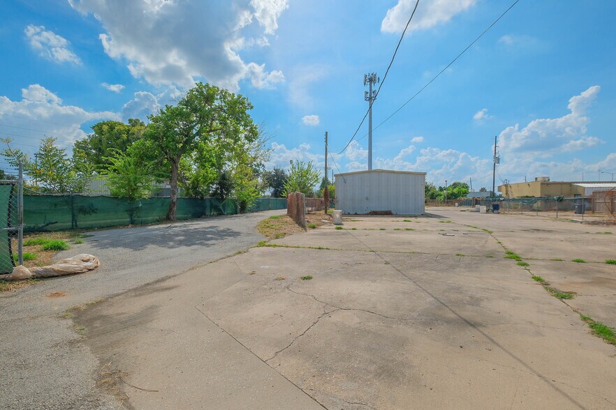 More Photos Of 7830 Highway 90A, Sugar Land Warehouse For Lease