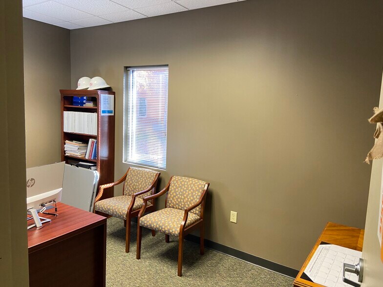 More Photos Of 256 Seaboard Ln, Franklin Medical For Sale