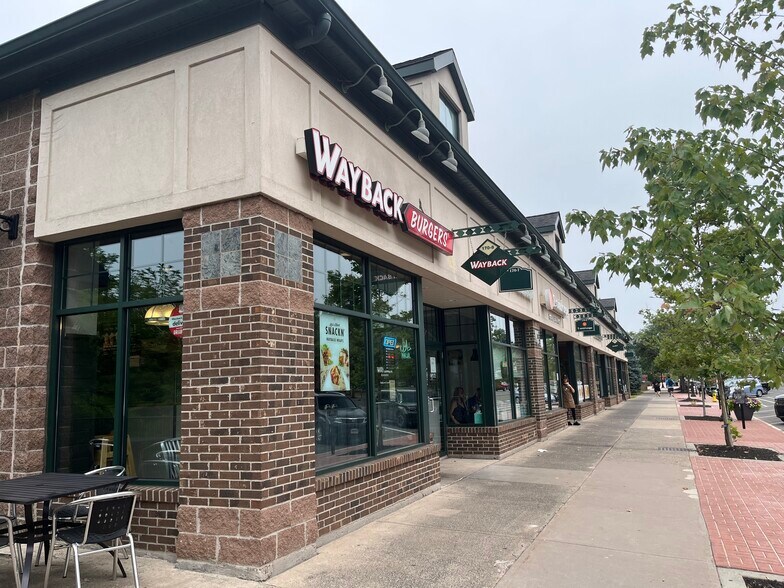 More Photos Of 190 Main St, Middletown General Retail For Lease