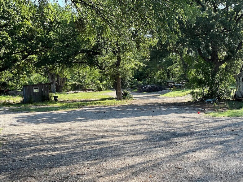 More Photos Of 9600 Jacksboro Hwy, Fort Worth Land For Lease