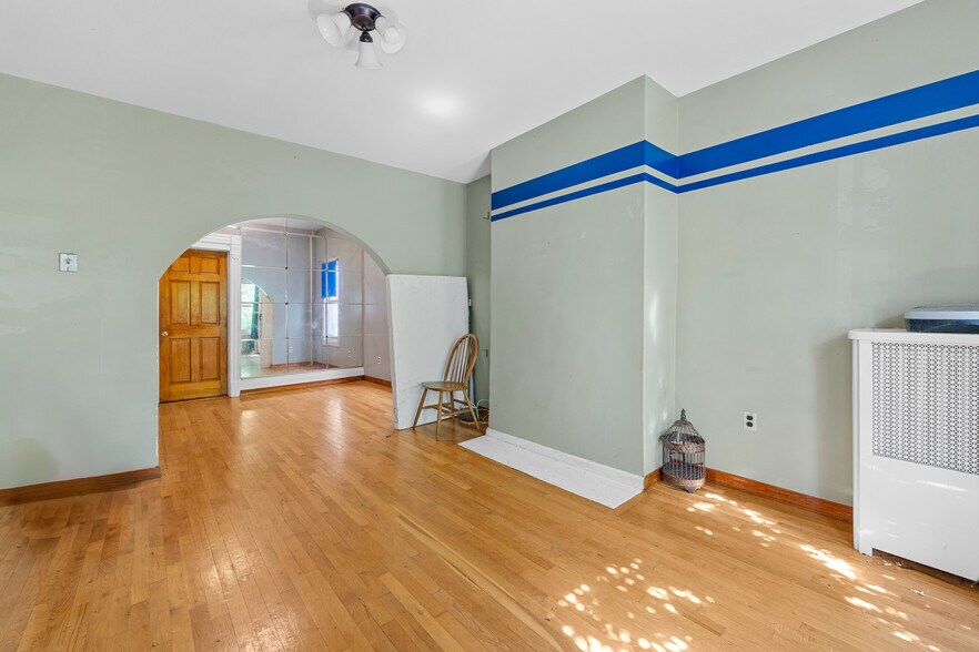 More Photos Of 108 Veronica Pl, Brooklyn Land For Sale