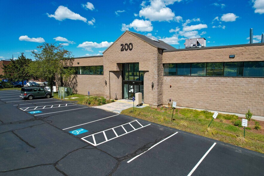 More Photos Of 200 Turnpike Rd, Chelmsford Flex For Sale