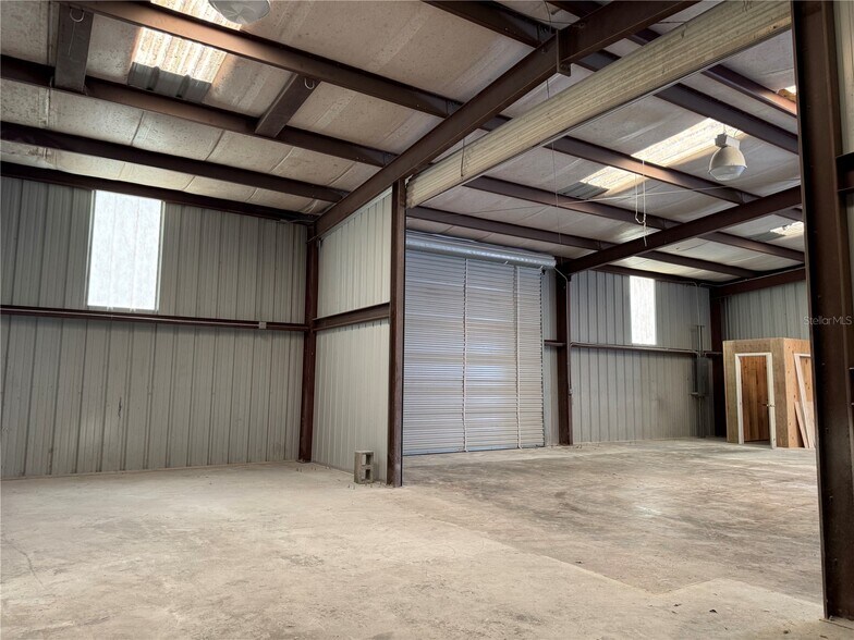 More Photos Of 419 SE 6th St, Williston Warehouse For Lease