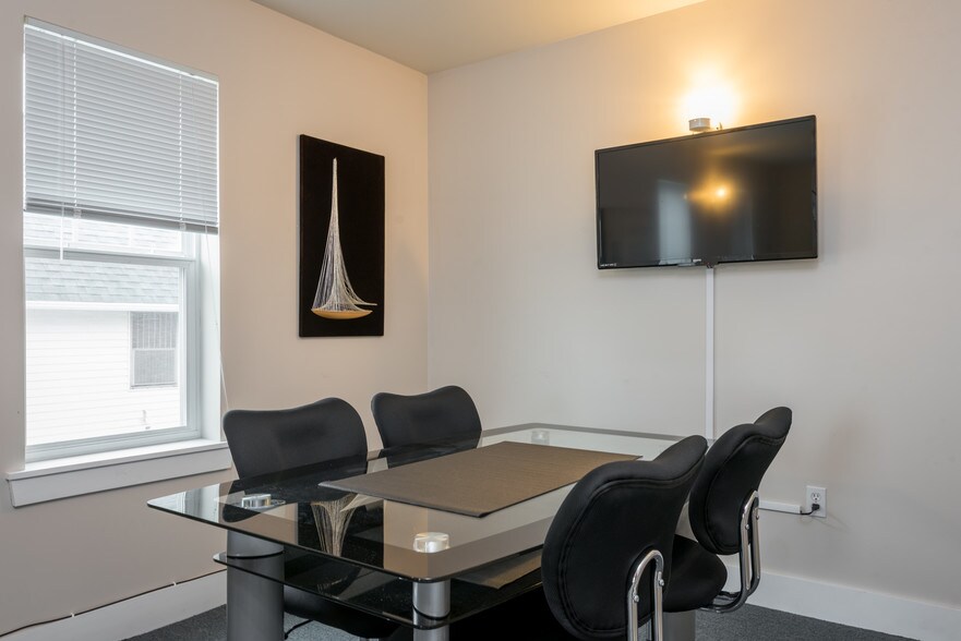 More Photos Of 101 E Pier St, Port Washington Office For Lease