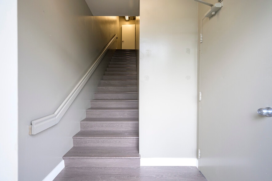 More Photos Of 12520 Horseshoe Way, Richmond Warehouse For Lease