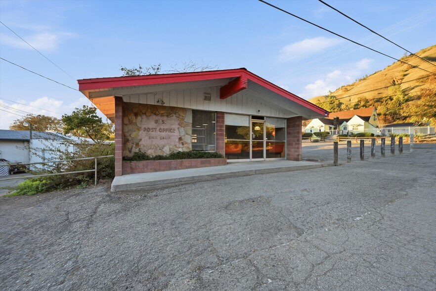 More Photos Of 3794 CA-20, Nice General Retail For Sale