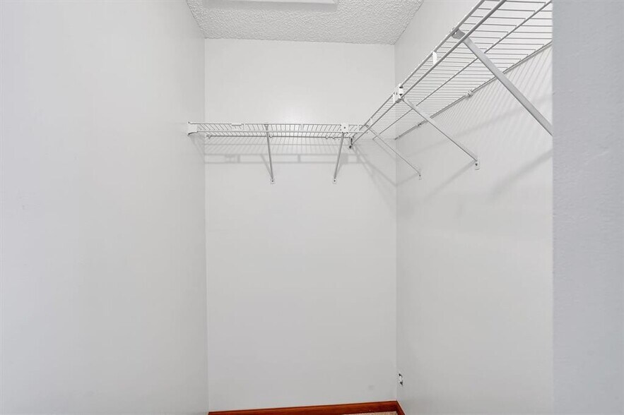 More Photos Of 5907 Tyler St, Hollywood Apartments For Sale