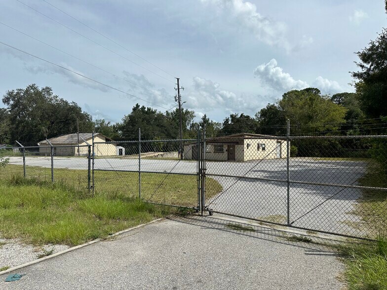 Primary Photo Of 326 Loyd Ln, Oviedo Service For Lease
