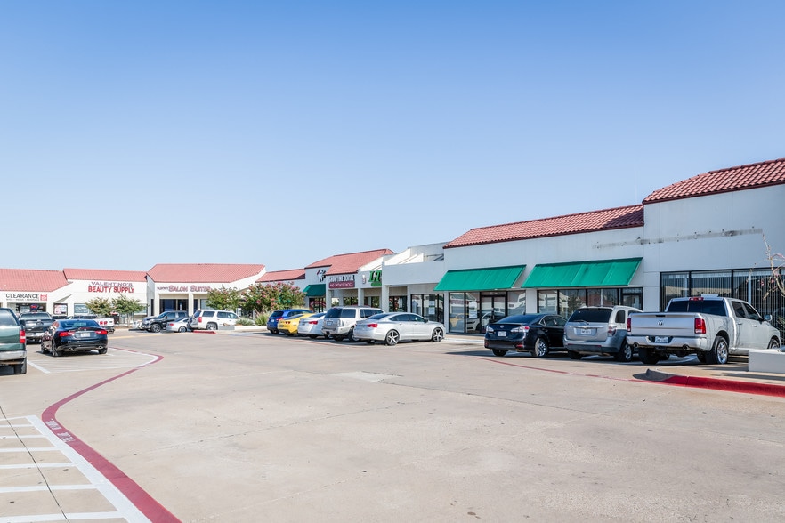 More Photos Of 3439 Altamesa Blvd, Fort Worth Unknown For Lease