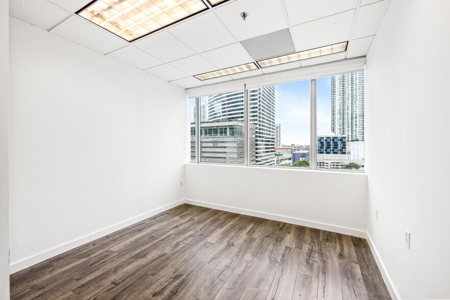 More Photos Of 150 SE 2nd Ave, Miami Office For Lease