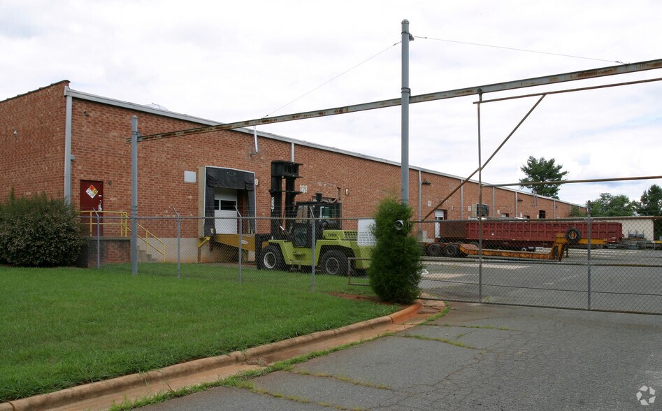 More Photos Of 1000 E Butler Ave, Liberty Manufacturing For Sale