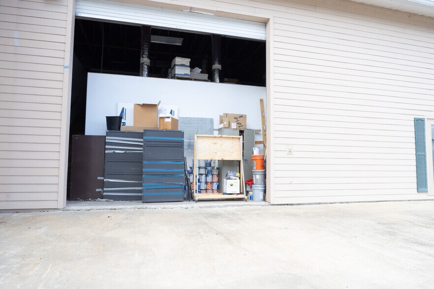 More Photos Of 3494 N US Highway 301, Wildwood Manufacturing For Lease