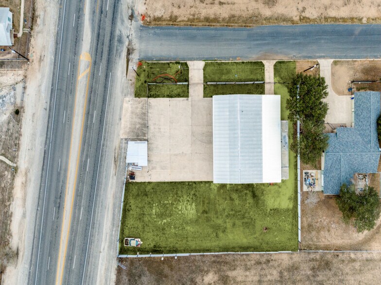 More Photos Of 601 S Storts St, Poth Industrial For Sale