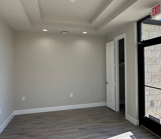 More Photos Of 5501 Cabrera Dr, Sugar Land Unknown For Lease