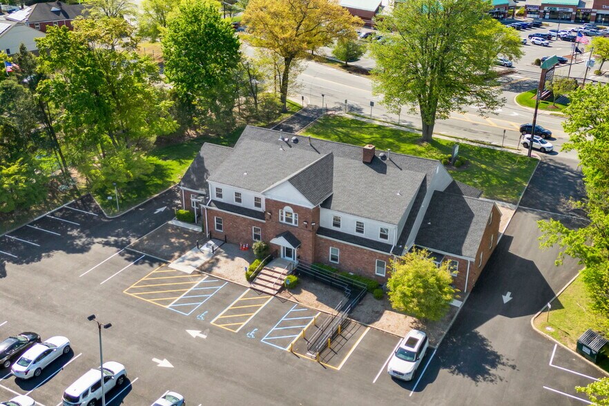 More Photos Of 215 Old Tappan Rd, Old Tappan Medical For Lease