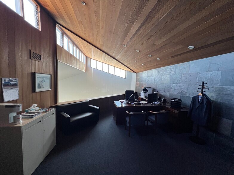 More Photos Of 498 Fremont St, Monterey Auto Dealership For Sale