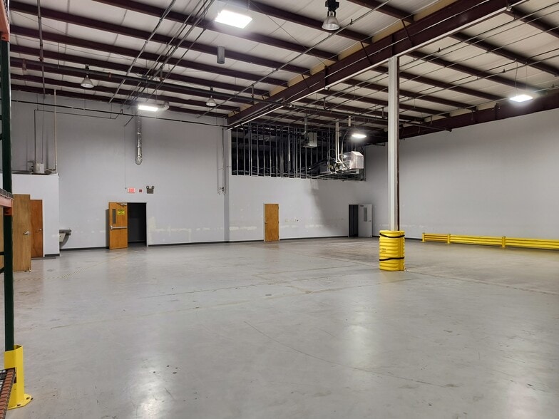 More Photos Of 5060 Ritter Rd, Mechanicsburg Flex For Lease