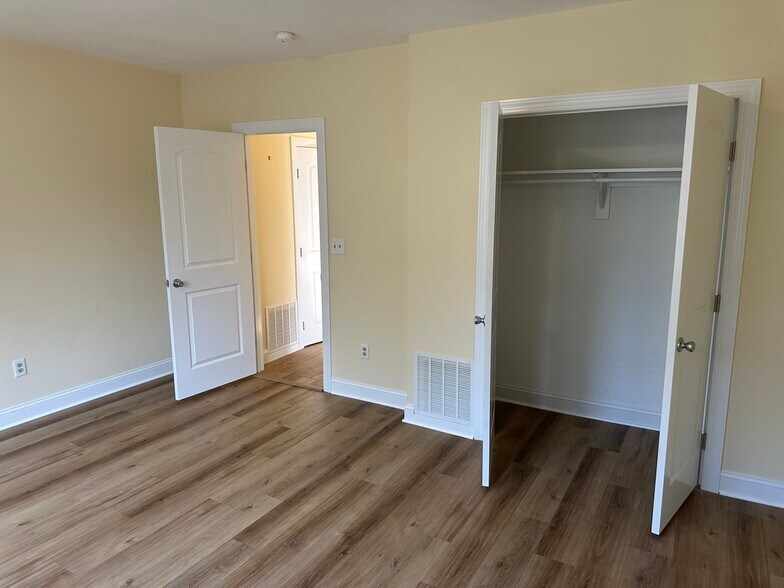 More Photos Of 221 Chestnut St, Toms River Multifamily For Sale