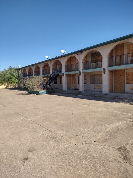 More Photos Of 1216 Interstate Highway 30, Greenville Hotel For Sale