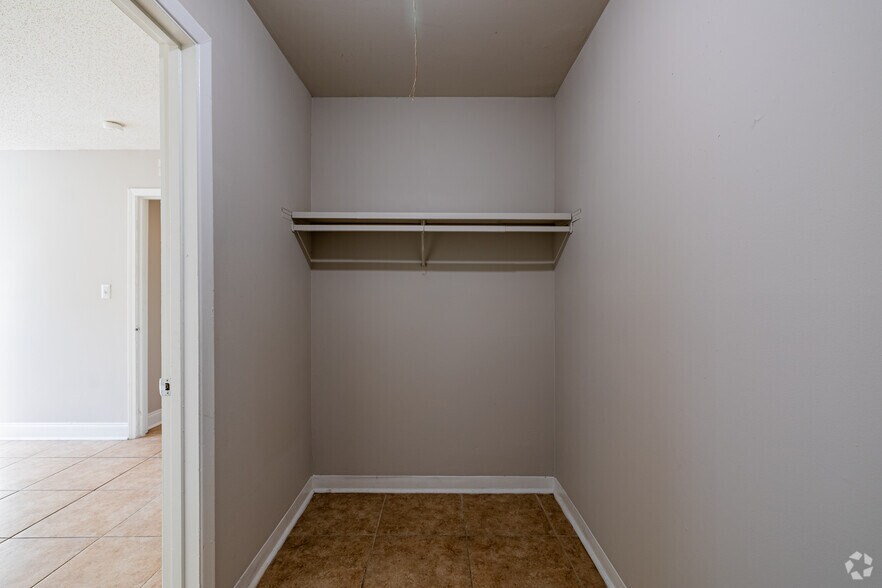 More Photos Of 1 Lakeside Rd, Greenville Apartments For Sale