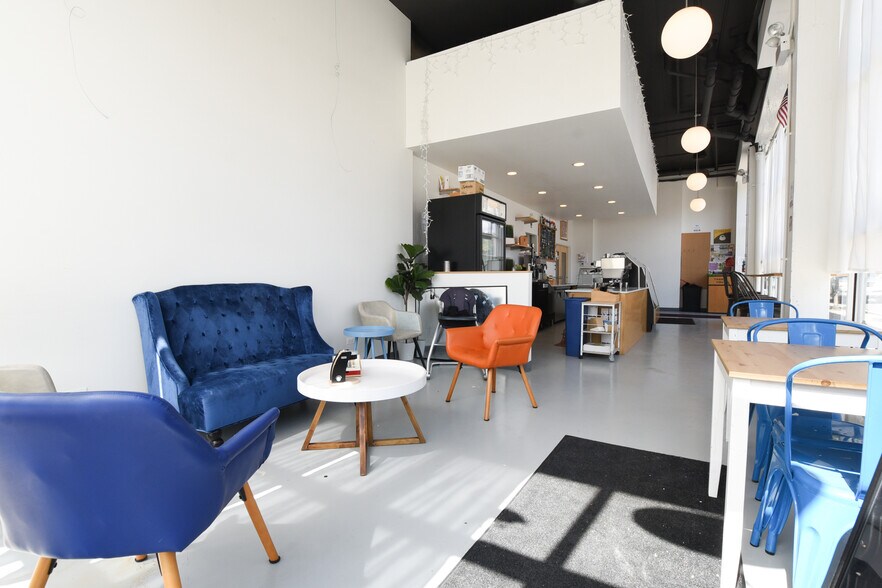 More Photos Of 2800 W North Ave, Chicago Apartments For Sale
