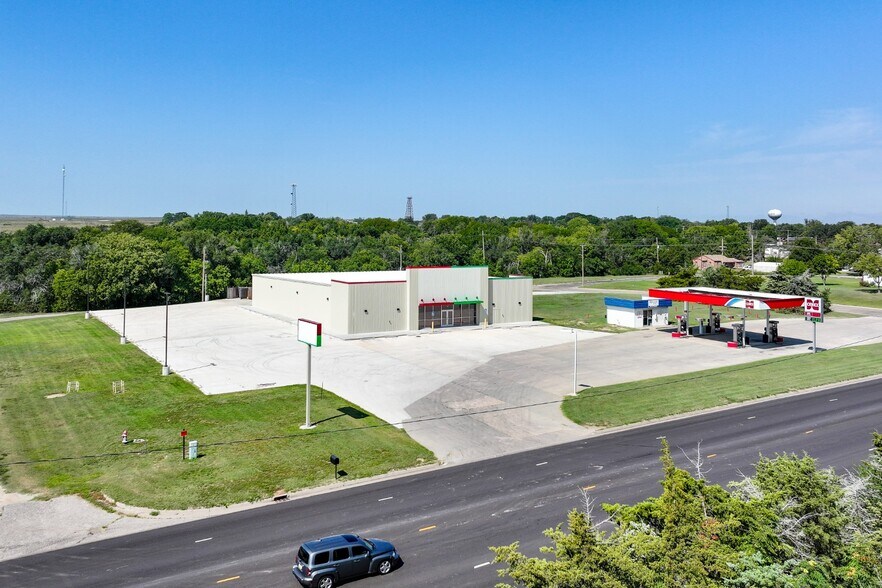 More Photos Of 317 S 4th Ave, Hill City Freestanding For Sale