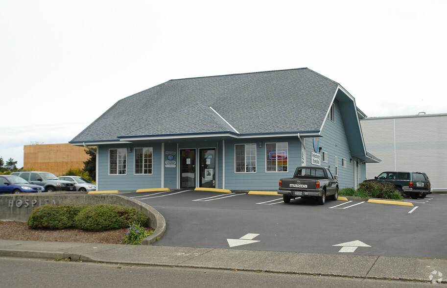 Primary Photo Of 1739 22nd St, Florence Veterinarian Kennel For Sale