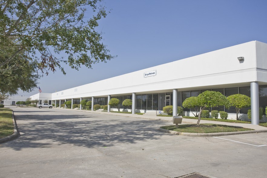 More Photos Of 283 Lockhaven Dr, Houston Warehouse For Lease