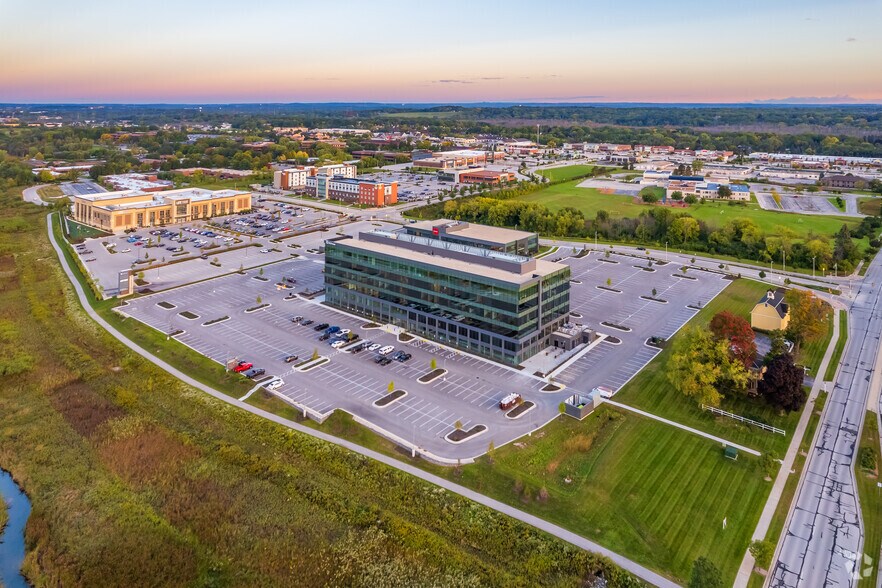 More Photos Of 17335 Golf Pkwy, Brookfield Office For Lease