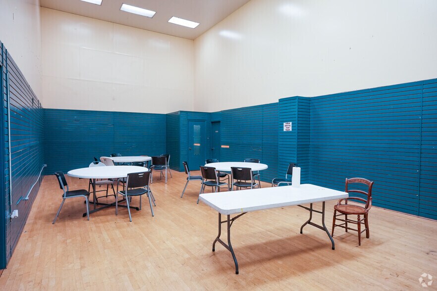 More Photos Of 46 Northtown Dr, Jackson Health Club For Lease