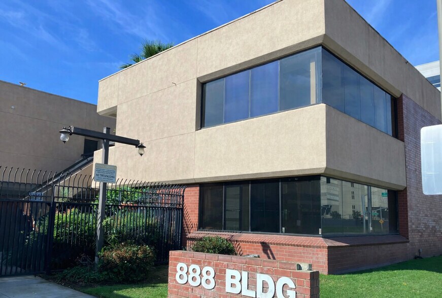 More Photos Of 888 W Santa Ana Blvd, Santa Ana Medical For Sale