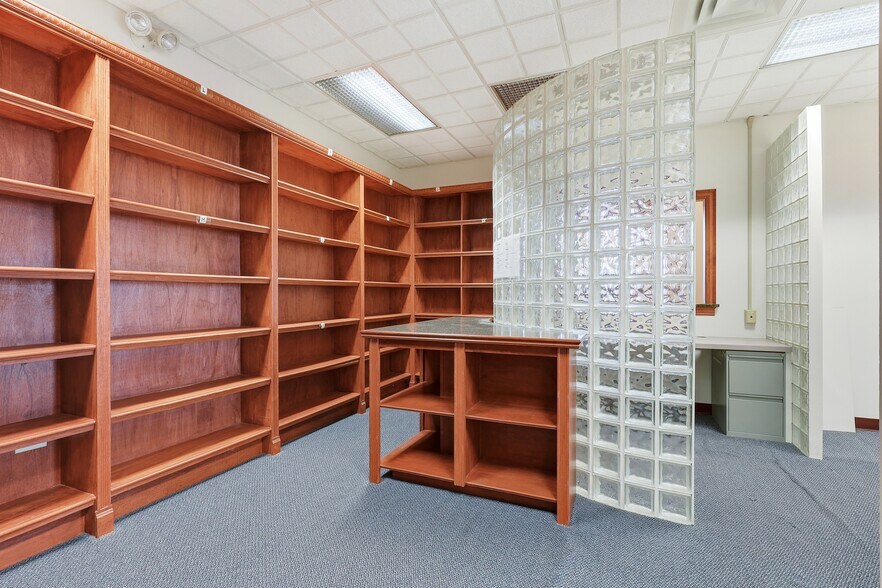 More Photos Of 381 N 9th Ave, Scranton Medical For Sale