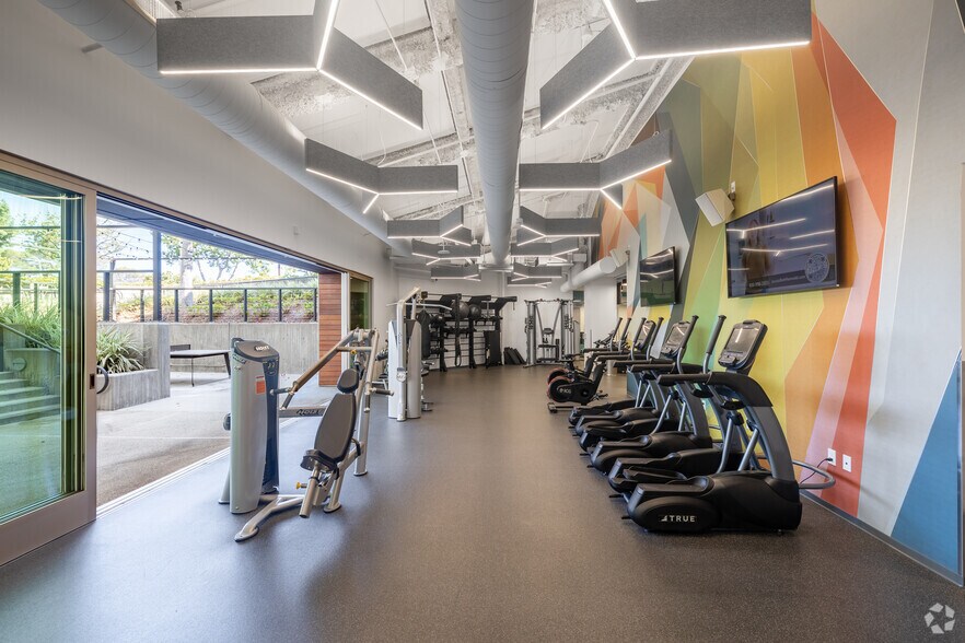 More Photos Of 400 Corporate Pointe, Culver City Coworking Space