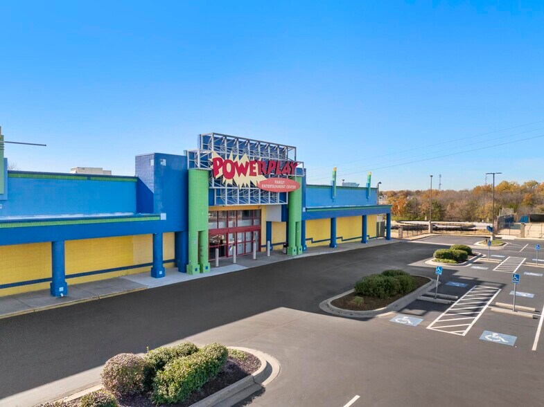 More Photos Of 501 NW Barry Rd, Kansas City Unknown For Lease