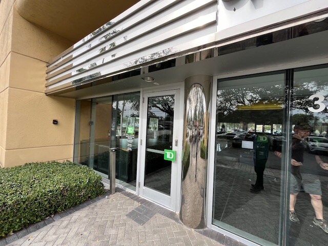 More Photos Of 3325 W Hillsboro Blvd, Deerfield Beach Bank For Lease