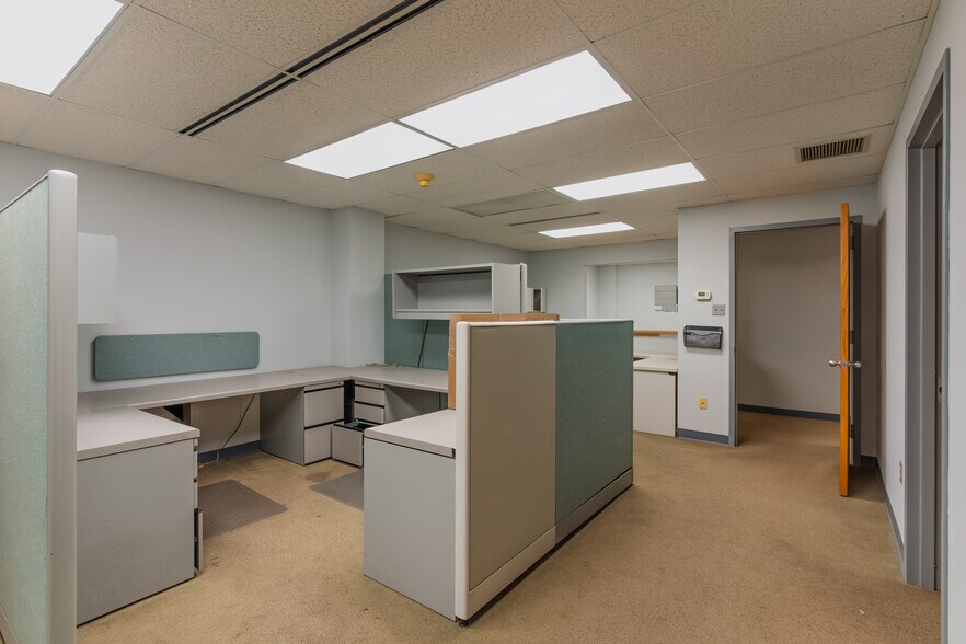 More Photos Of 1 Bartol Ave, Ridley Park Medical For Lease