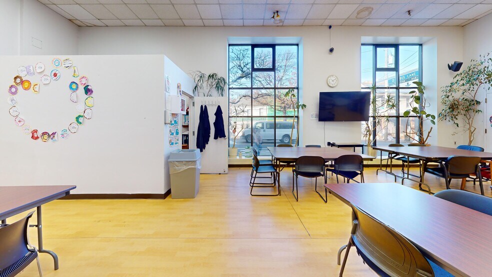 More Photos Of 120 Victory Blvd, Staten Island Medical For Sale