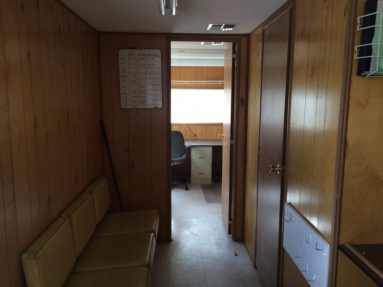 More Photos Of 67 Steubenville Pike, Burgettstown Warehouse For Sale