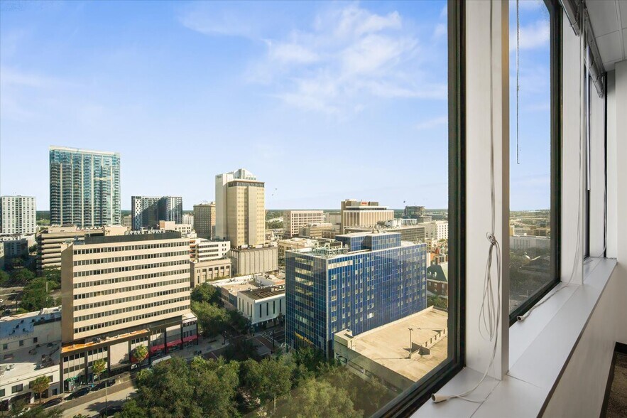 More Photos Of 201 E Kennedy Blvd, Tampa Office For Lease