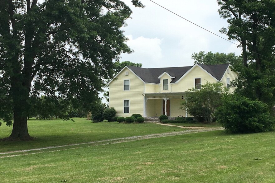 More Photos Of 6825 Old Richmond Rd, Lexington Winery Vineyard For Sale