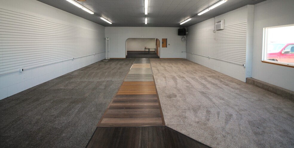 More Photos Of 805 W Main St, Sterling Auto Repair For Sale