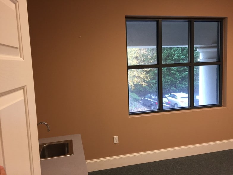 More Photos Of 335 Roselane St NW, Marietta Medical For Lease
