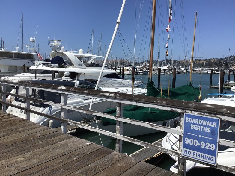 More Photos Of 681 Bridgeway, Sausalito General Retail For Sale