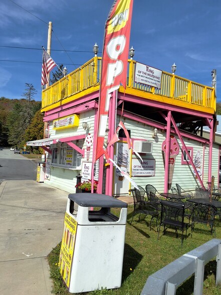 Primary Photo Of 2 Center St, Jeffersonville General Retail For Sale