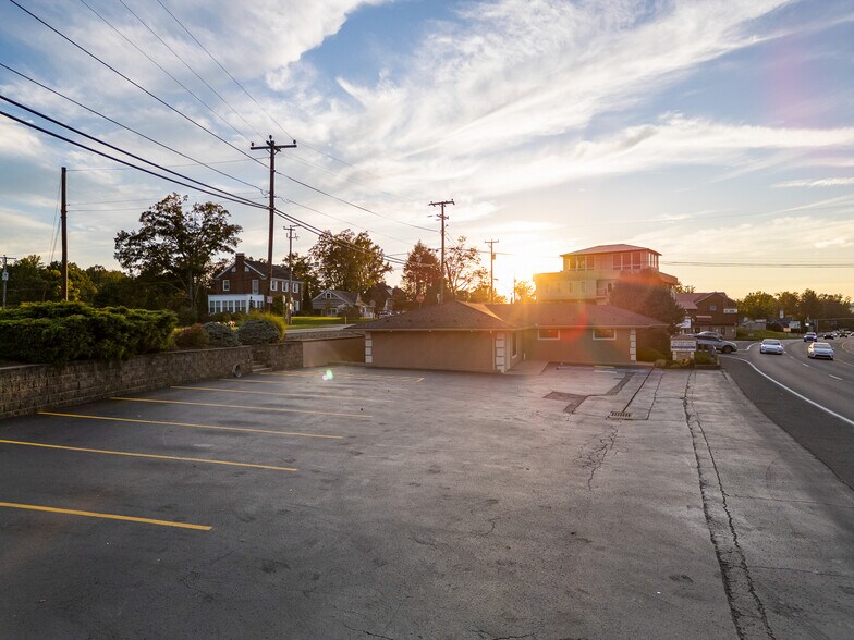 More Photos Of 5555 Us-60 E, Huntington Office For Sale