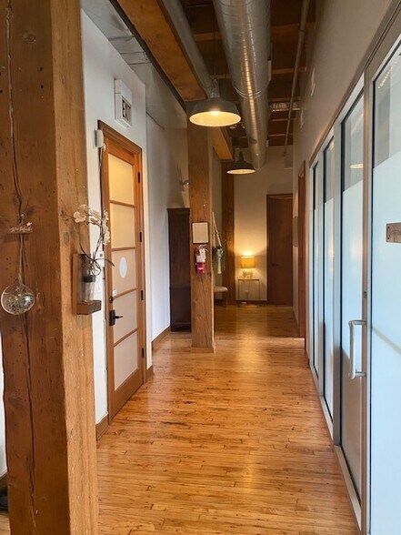 More Photos Of 1901 N Clybourn Ave, Chicago Loft Creative Space For Lease