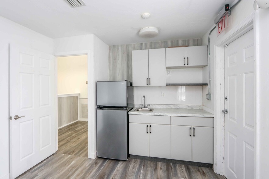 More Photos Of 2821 SW 37th Ave, Miami Office Residential For Sale